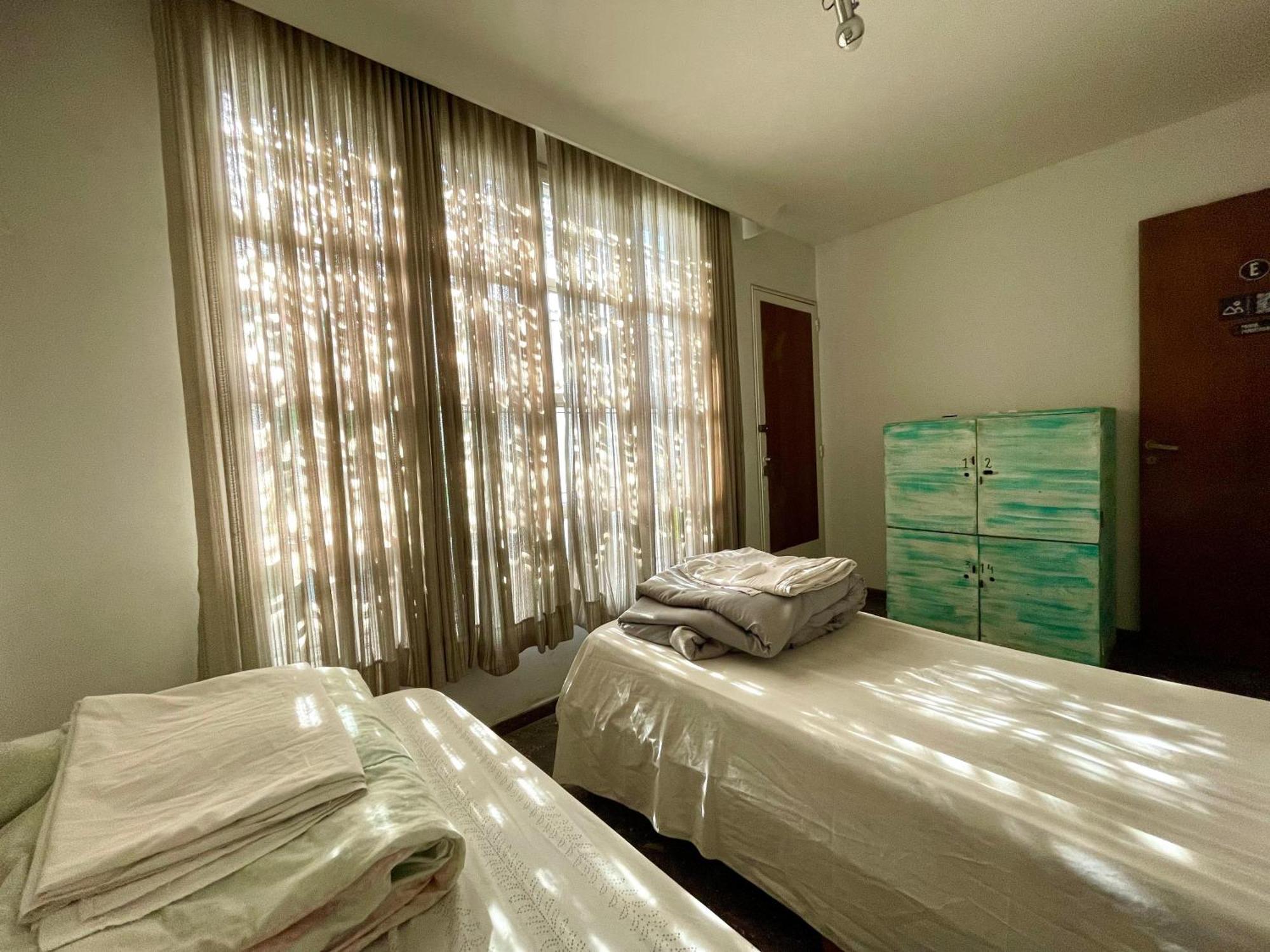 Panda Hostel Мендоса Екстер'єр фото